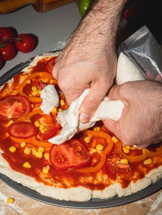 Na naší mozzi mozzi najdete jen výhody.👌 🍕na pizzu a do sendvičů, toastů, fondue, těstovin… ✂️ otevřete nůžkama a můžete...